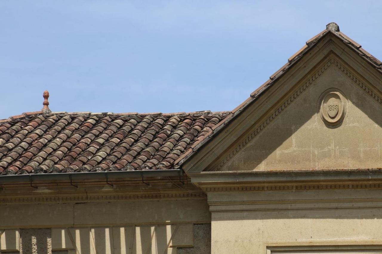 Malis Castera Le Petit Chateau Saint-Jean-de-Blaignac Exterior foto